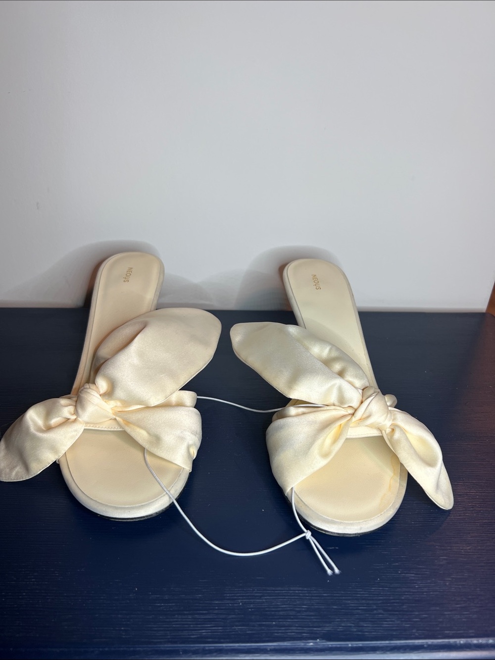 Neous Satin Knot Mule Heels in Cream Size 39 - Picture 4 of 17